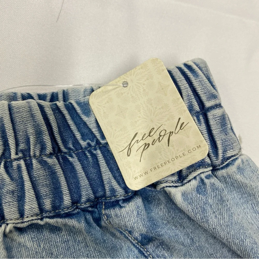 NWT Free People Light Blue Elastic Waist Denim Shorts - Picture 2 of 7
